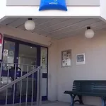 南普瓦捷宜必思经济酒店
